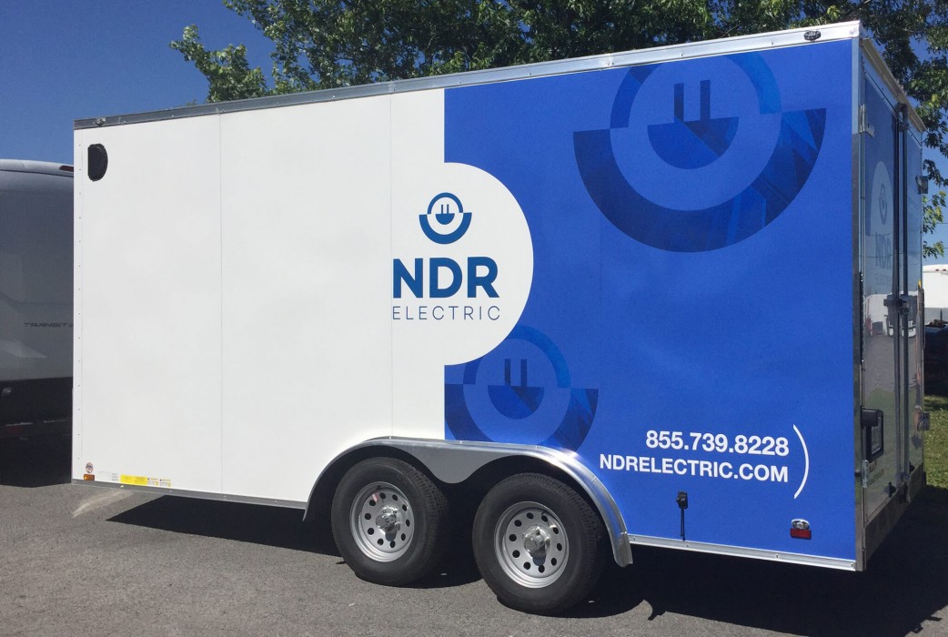Showroom: Mobile presentation unit - outside