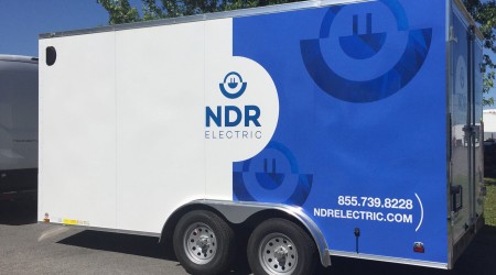 Showroom: Mobile presentation unit - outside