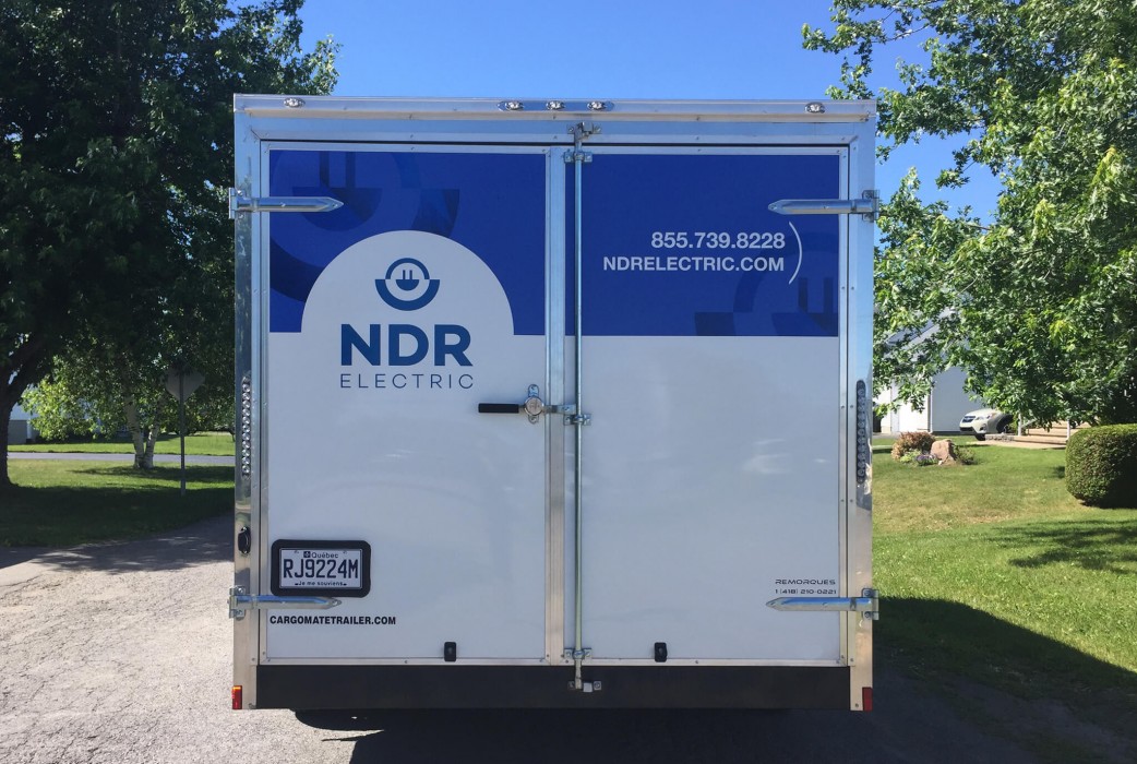 Showroom: Mobile presentation unit - outside