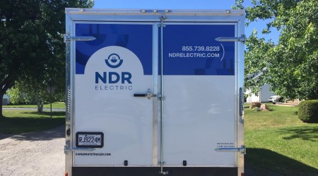 Showroom: Mobile presentation unit - outside