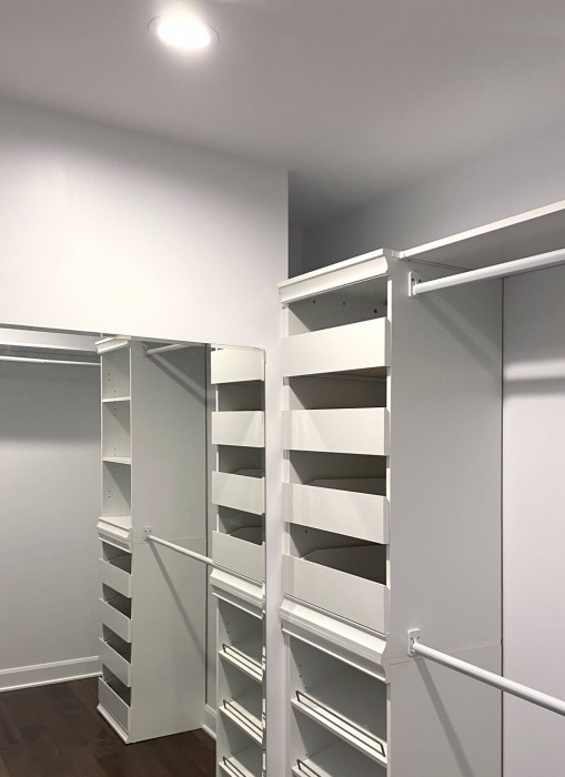 Razor-R CCT 4": Closet in Montreal, Quebec. Private residence.