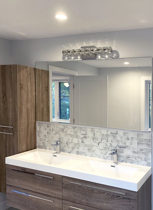 Razor-R CCT 4": Bathroom in Montreal, Quebec. Private residence.