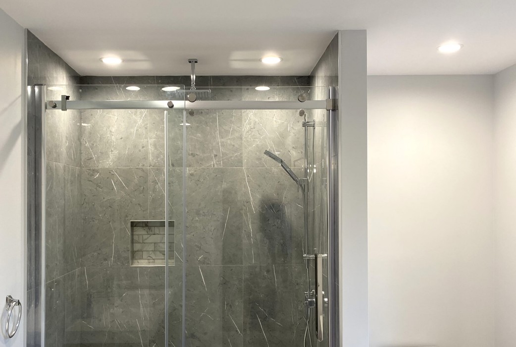Razor-R CCT 4": Bathroom in Montreal, Quebec. Private residence.