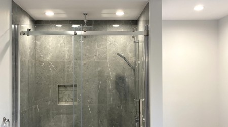 Razor-R CCT 4": Bathroom in Montreal, Quebec. Private residence.