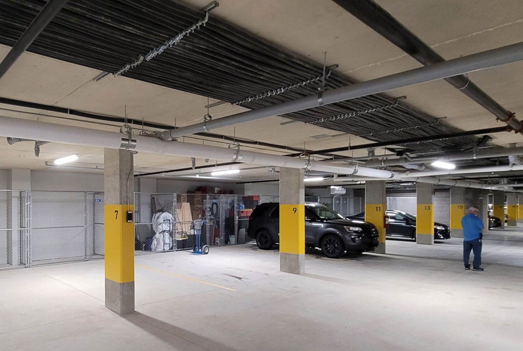 Cobra 4’: Cobra 4’ | Garage in a condo building in Moncton, New Brunswick