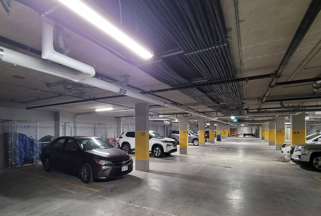 Cobra 4’: Cobra 4’ | Garage in a condo building in Moncton, New Brunswick