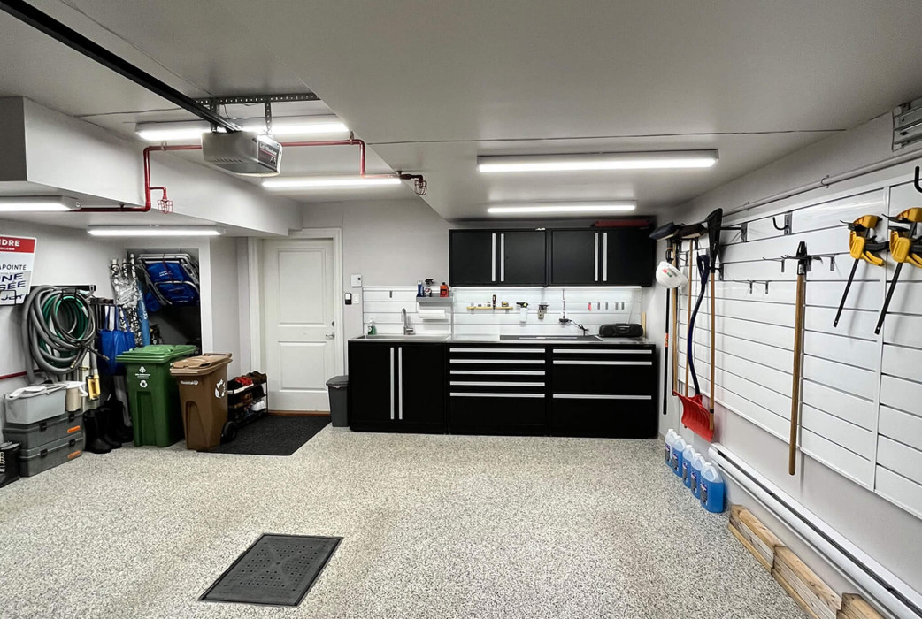 Cobra 4’: Cobra 4' | Residential garage, USA
