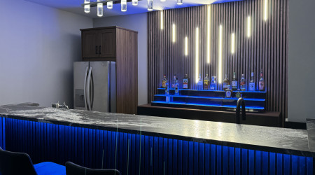 Pinnacle 200 Series: Wall application. Private residence, Canada.